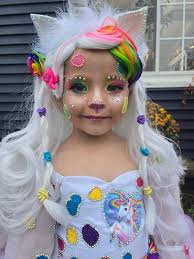 Miss Faith had a fantastic time trick or treating last night! We have some  fantastic neighbors 😀 She didn't do as much collecting treats as she did  dancing at the skeleton dance