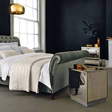 Velvet Gatsby Bed From 1920 S Inspired Style Mirrored Furniture Is The Perfect Combination Mirrored Bedroom Furniture Luxury Bedroom Decor Luxurious Bedrooms