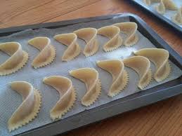 Cornes De Gazelle Sans Gluten Youtube Corne De Gazelle Cuisine Sans Gluten Sans Gluten