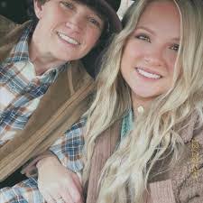 Amanda Brannon's Instagram, Twitter & Facebook