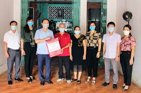 Sáng ngày 27/7, các địa phương trong tỉnh đồng nai cũng đồng loạt tổ chức viếng đền thờ, nghĩa trang liệt sĩ. Bdd Dmxvw56c9m