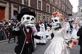死者の日 メキシコ最大の祭りでリメンバーミーの世界を味わう コロンビア人 メキシコ 死者の日