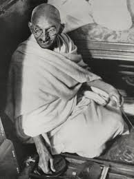 Mahatma gandhi, eigentlich mohandas karamchand gandhi, ist ein freiheitskämpfer aus indien hat als pazifist setzt gandhi auf friedliche mittel. 20 Uberraschende Fakten Uber Mahatma Gandhi Der Vater Des Modernen Indien