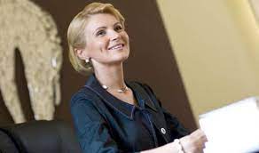 Andreea Paul Femeia Din Spatele Mastii De Fier Marea Dragoste