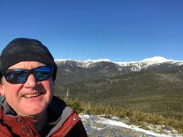 Winter hiking safety tips for solo hikers