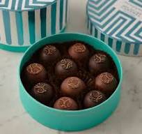 Wholesale Luxury Candy Gift Box Paper Tube Packaging Round Milk Strawberry  Chocolate Truffle Food Packaging for Wedding