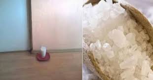 Placez Un Verre Rempli D En 2020 Vinaigre Et Eau Astuces Trucs Et Astuces Maison