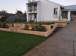 Stone flower bed edging will make your front yard landscaping pop out from the rest. Limestone Garden Edging Creative Ideas For Your Backyard Remastone