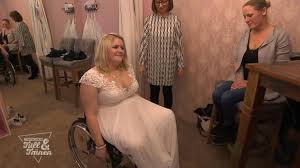 Check spelling or type a new query. Zwischen Tull Und Tranen Halbes Kleid Grosse Wirkung Rollstuhlfahrerin Sophie Sucht Ein Knaller Oberteil