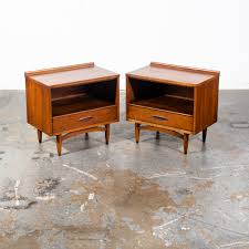 The guiding force defining the company and its products always has been commitment to quality and value. Mid Century Modern Nightstands End Side Tables Broyhill Sculptra Drawer Vintage Mcm Mid Century Sacramento