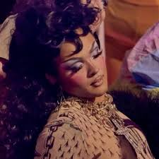 Tara Nova (@itstaranova)