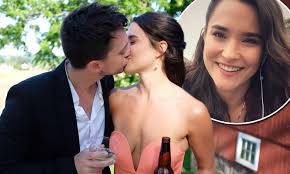 Interview with home and away new comer rhiannon play april's role. The 100 S Rhiannon Fish Confirms Her New Relationship With Richard Harmon Daily Mail Online