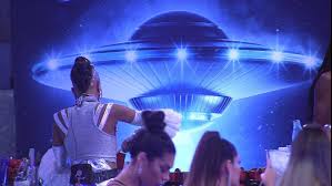 O artista se despede da sua liderança no bbb 21 (tv globo), que não foi nada fácil. Comeca A Festa Da Lider Karol Conka No Bbb21 Casa Bbb Gshow