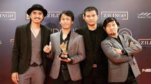 Dan bila esok, datang kembali seperti sedia kala dimana kau bisa bercanda dan. Chord Gitar Dan Lirik Lagu Dan Sheila On 7 Tribun Manado