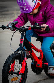 Commencal Ramones 14 Red Kids Bike Review Singletracks Mountain Bike News Kids Bike Bike Reviews Bike News