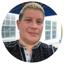 Enrique Castro's Instagram, Twitter & Facebook