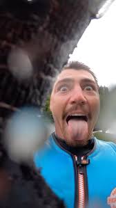 riding the short line 🚤———<|🏄‍♂️