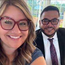 URGENTLY looking for a hairstylist for my September 28th wedding I'm having  issues with my current one and I'm feeling nervous about it. it would be  the bride flower girl and 4