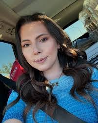 Nikki Smithson's Instagram, Twitter & Facebook