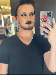 Daniel Sexton (@ohhdaniboy)