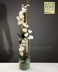 Regalare vaso 40 l'interpretazione e il significato: Composizione Di Fiori Artificiali Con Orchidee E Canne Di Bam Composizione Di Fiori Artificiali Composizioni Floreali Moderne Composizioni Floreali Artificiali