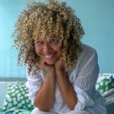 Naturally curly hair means that you have likely suffered through frizzy days and a few bad haircuts. Styling Naturally Curly Hair In High Humidity Climates Jackie Unfiltered