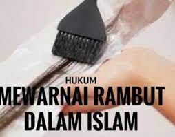 Dalam kitab yang berjudul fikhul manhaji ala madhab assyafii dikatakan bahwa mewarnai rambut kepala atau jenggot dengan warna hitam untuk mengaburkan uban yang berwarna putih adalah tidak diperbolehkan, sedangkan. M109 Hukum Menyemir Rambut Ikatan Alumni Bata Bata Ikaba
