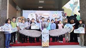 鷹揚八卦在芬園文德國小觀鷹賞燈體驗鳳梨小旅行in 2021 taiwan