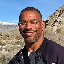 Better Living Through Birding: Notes from a Black Man in the Natural World:  Cooper, Christian: 9780593242384: Amazon.com: Books