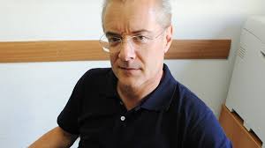 Portava i turisti senza autorizzazione: sequestrato il van guidato da un  cinese