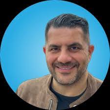 Elam Lantz's Instagram, Twitter & Facebook