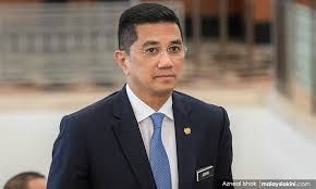 The whatsapp group on wednesday named it azmin ali part 2/4, which malaysiakini said indicated that the perpetrators are planning to release more video clips. Malaysiakini Saman Bil Tertunggak Kini Sasar 4 Anak Azmin Ali