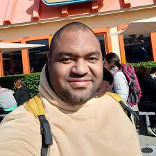 ⚫El diseñador Giorgio Armani, considerado el 'rey' de la moda italiana,  falleció en Milán, Italia. Detalles de su muerte y gran legado se los  contamos en el primer comentario⬇️