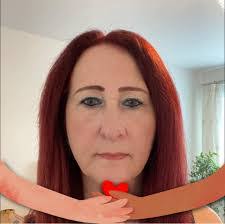 Marilyn Barrow's Instagram, Twitter & Facebook