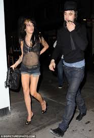 Presumably courtney love was unavailable. Amy And Pete Celebrate Together For Second Night Running After Hearing She Won T Face Criminal Charges Over Crack Smoking Video Daily Mail Online
