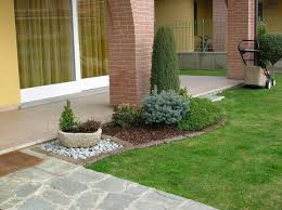 Aiuole Con Sassi Cerca Con Google Giardino Progettazione Di Giardini Idee Giardino