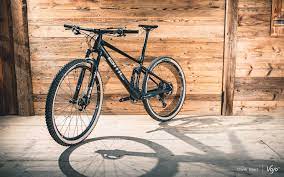 Racing for @specialized_factoryracing 2020 xco world champion @msarrou / @paco_the_cat_1 : Jordan Sarrou Nouveau Leader Chez Absolute Absalon Vojo Magazine
