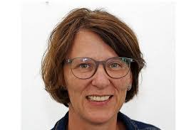 Mandy Renner's Instagram, Twitter & Facebook