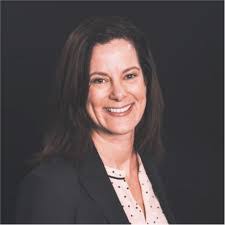 Deanna Hanks's Instagram, Twitter & Facebook