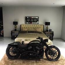 Sportbikeaddicts On Instagram Jonpierre Ohyeah S Widened Bagged Night Rod I M Not Generally A Harley Fan Motorcycle Harley Bikes Harley Davidson Photos