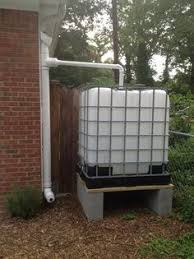 275 Gallon Ibc Container With Single Tube First Flush Rain Water Capturing Set Up Wassertank Garten Wasserbecken Garten Garten Landschaftsbau