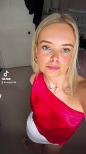 Tegan Thomas's Instagram, Twitter & Facebook