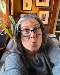 How does this photo make you feel?