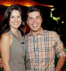 Casamento de cinema na Praia do Estaleiro terá script americano, com um  time de lindas madrinhas