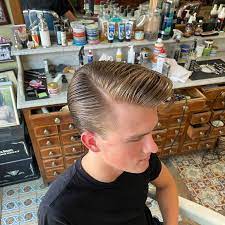 660 Likes 14 Comments Milky Milkythebarber On Instagram Long Trim Executive Contour Josh S Hair Looks Straight Hairstyles Hair Looks Slick Hairstyles