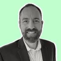 Travis Roe's Instagram, Twitter & Facebook