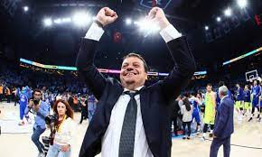İlk ve orta öğrenimini i̇talyan lisesi'nde tamamladı. Ataman On A Good Day We Can Beat Anybody Eurohoops