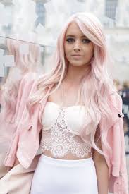 They Are Wearing London Fashion Week Hair Styles Pink Hair Beauty