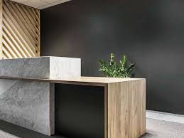 Free Office Reception 3d Logo Mockup Psd In 2020 Reception Counter Design Logo Mockup Logo Mockups Psd