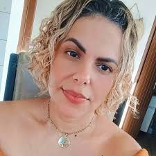 As fraldas Little Swimmers de Huggies tornam os mergulhos do seu peixinho  muito mais divertidos e confortáveis, pois são desenvolvidas para uso na  água e não inflam!